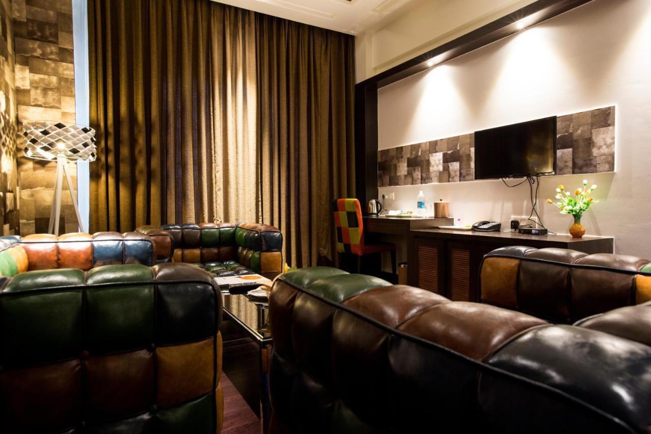 We Hotel Chinchwad , Pune * Pune