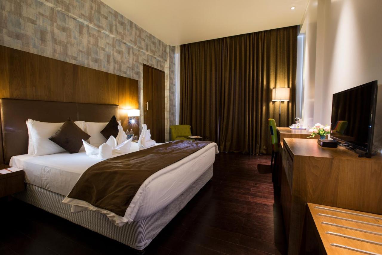 Hotel We Hotel Chinchwad , Pune *